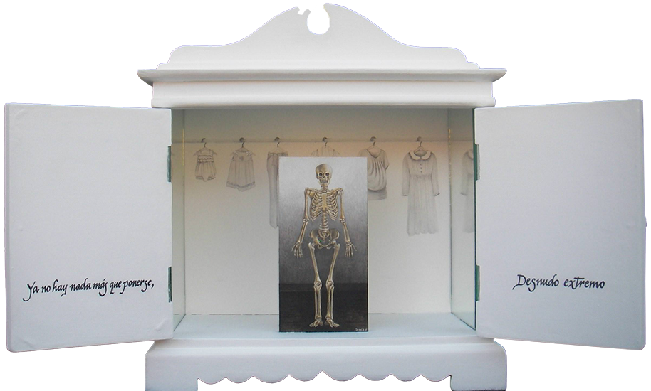 Desnudo extremo. - Extreme nude. 2010. Egg tempera and mixed media assemblage. 10.6 x 9.8 x 4.6 in. open